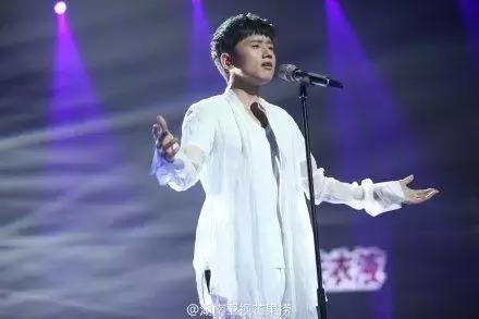 唱歌喉咙用力怎么解决,唱歌怎么摆脱喉咙用力