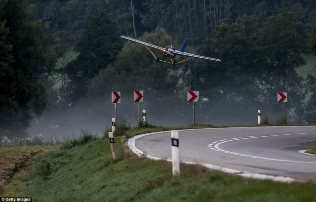 15岁考飞行员条件,15岁考驾照年龄限制