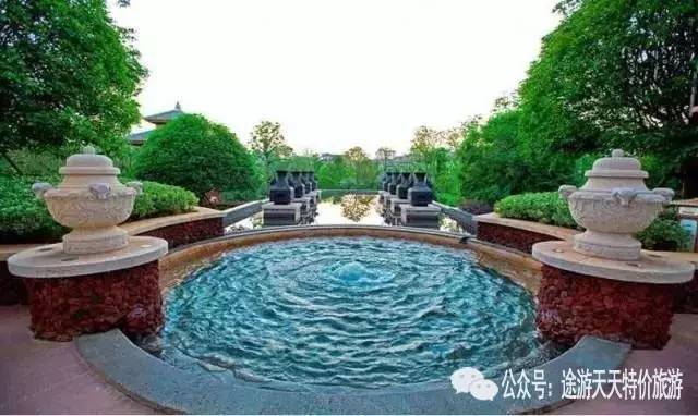 泡温泉上档次,冬天温泉真舒服