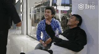 郑元畅朱亚文综艺节目,郑元畅与朱亚文掰手腕