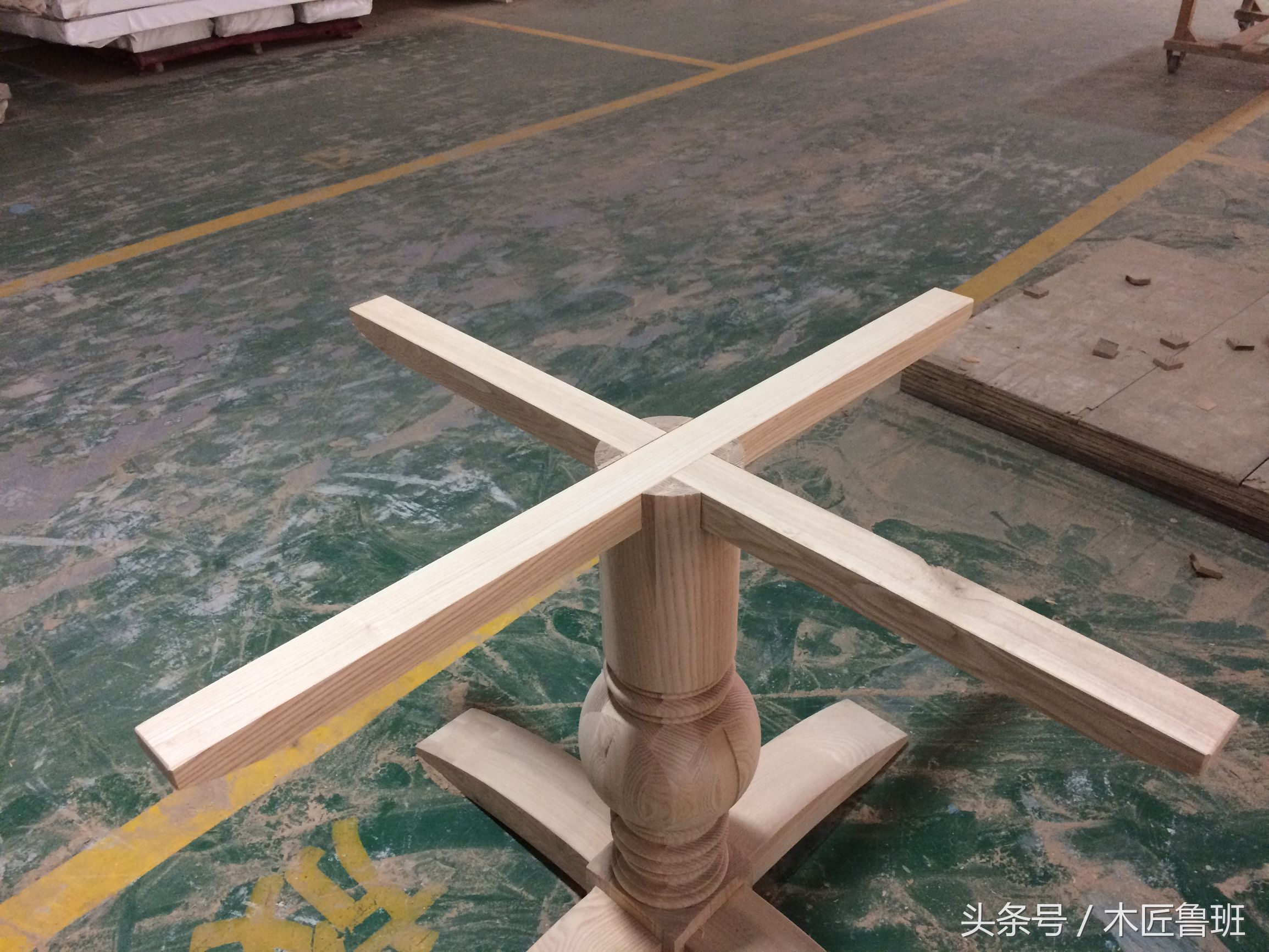 榫卯圆餐桌设计与构造图解,轻奢风格圆形实木餐桌效果图