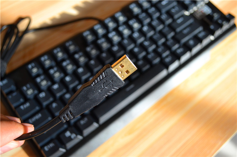 发光机械键盘推荐,机械键盘一定要买品牌的吗