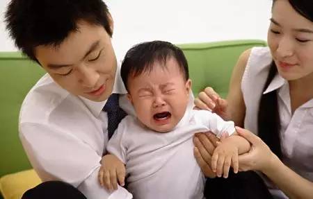 孩子在成长过程中怕生该怎么办，这三点很重要