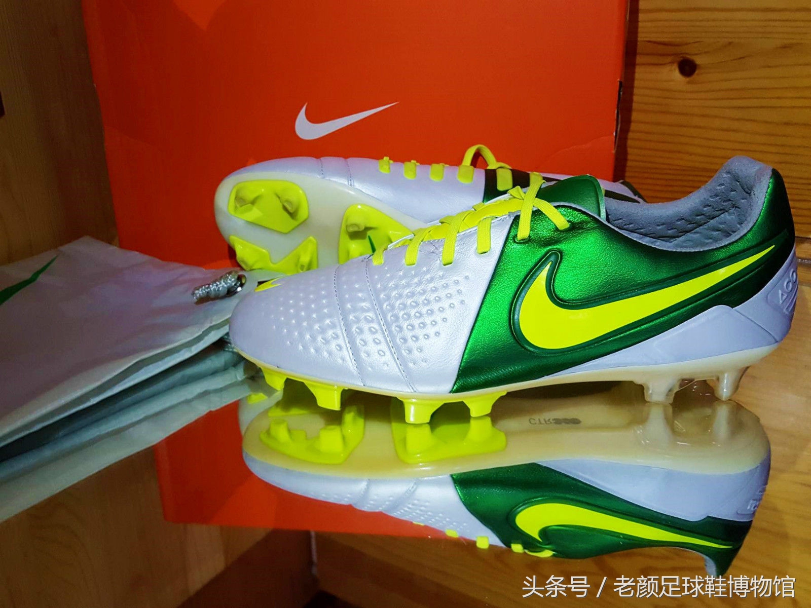 足球鞋阿迪和耐克谁更强,足球鞋耐克暗杀系列