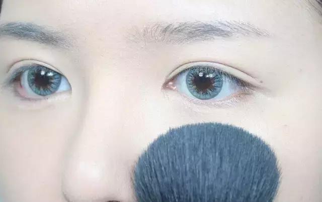 美妆博主在韩国美容手法全程教程,看美妆博主视频怎么才能学会