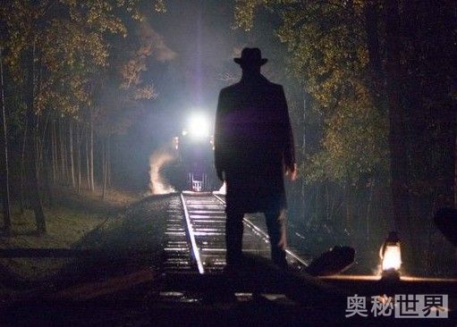 从容不迫的反义词是什么标准答案,从容不迫的反义词