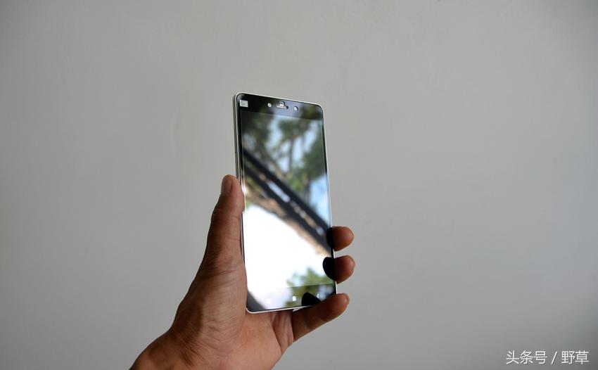 小米note背面贴膜怎么样,小米note12R后贴膜