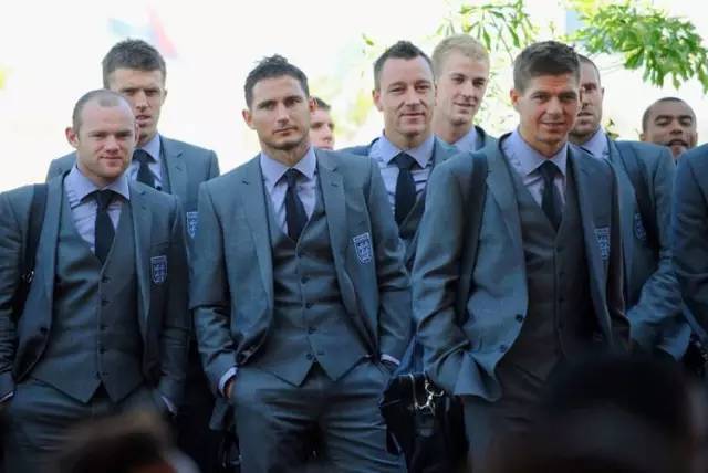 球星穿西装最帅,足球运动员穿西装最帅