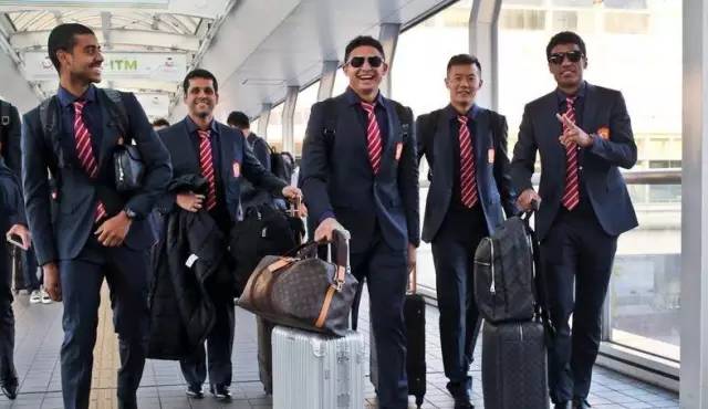 球星穿西装最帅,足球运动员穿西装最帅