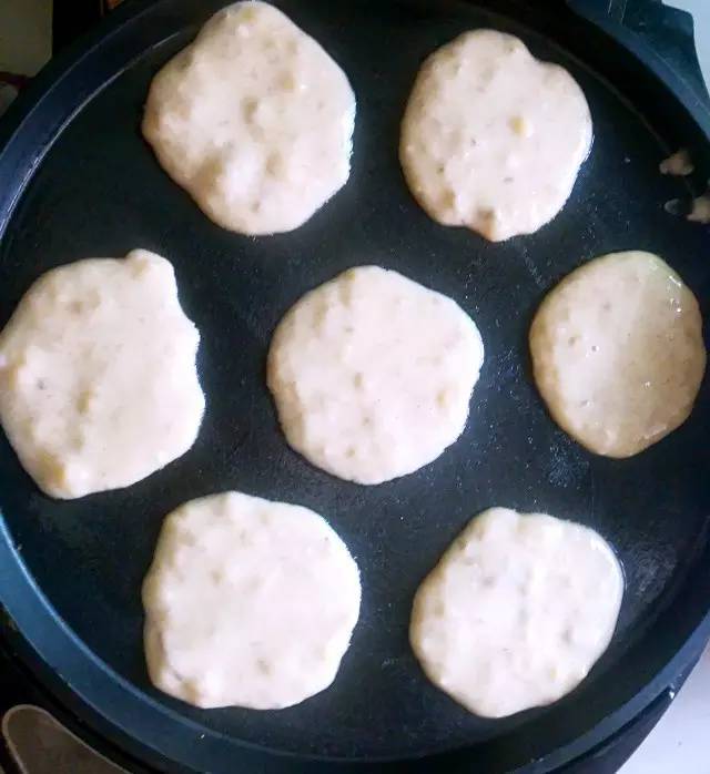 给你一点松软香--（210：香蕉薄饼）