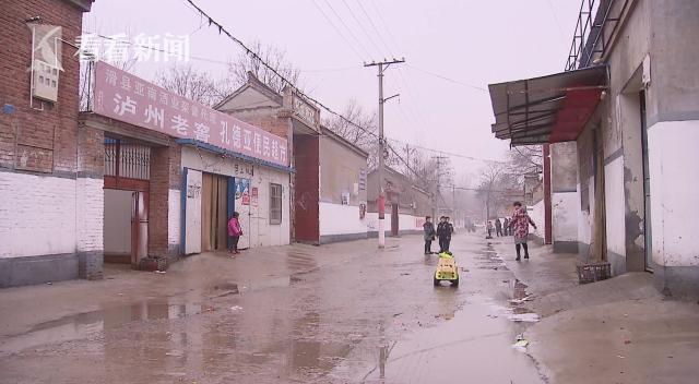 46幢住宅楼的“惠农工程”开工6年疑“烂尾”农民在小区绿化地上放羊开荒