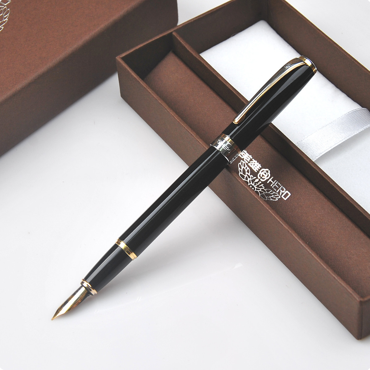 钢笔好不好用跟什么有关呢,为什么英雄钢笔不高级