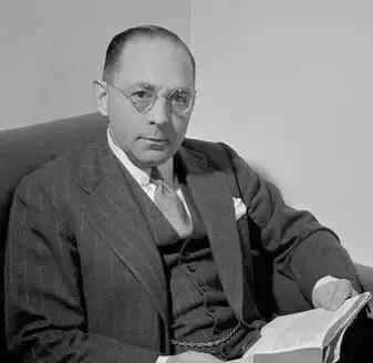 从小作坊到金融帝国，操纵美国政商圈的帮派创始人竟是二道贩子