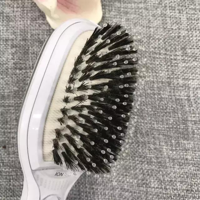 头发毛躁容易起静电用什么洗发水,头发疯狂掉跟换了洗发水有关系吗