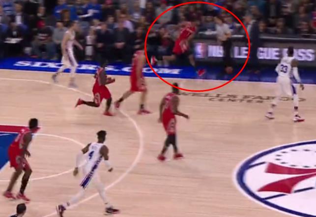 阿里扎太幸福了，“胸推”女裁判还不吃T，想想以前那两个倒霉蛋