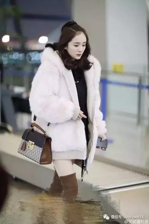 杨幂孙俪新消息,杨幂因礼服上热搜