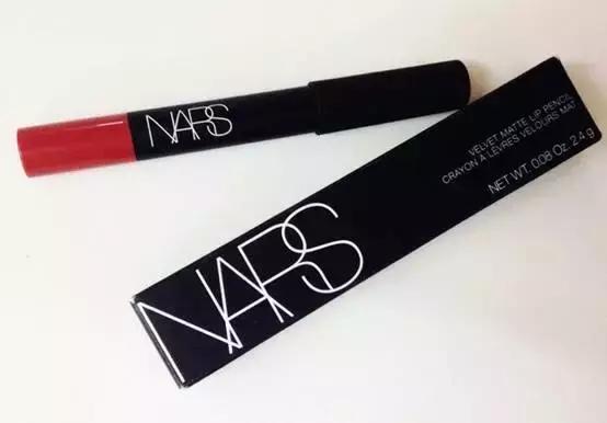 涂什么口红显温柔又持久,涂上这支口红永远嘴角上扬