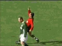 100个笑死人的足球集锦,搞笑足球动图