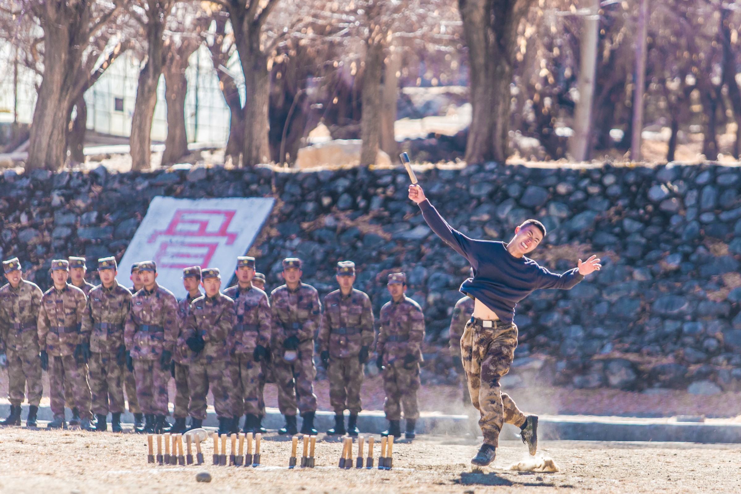 阿里边防军人感人完整视频,边防战士的感人事迹简短80字