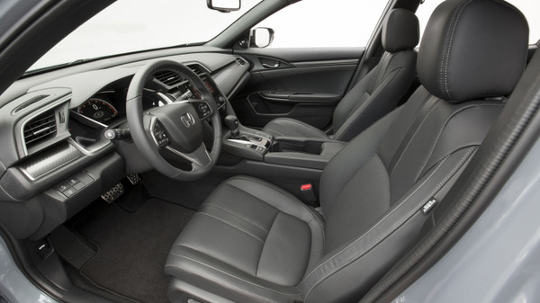 2016款和2019款思域外观对比图,2020款思域两厢新锐控碰撞测试