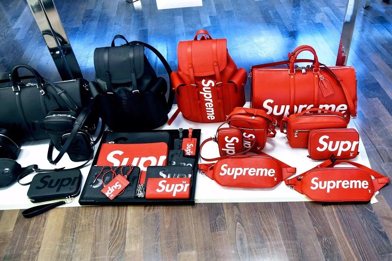 lv联名supreme2017xc (lv supreme联名)