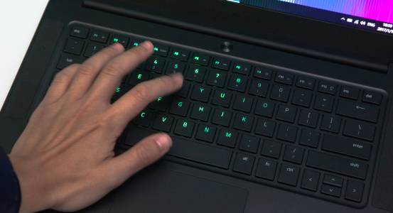 雷蛇灵刃152060测评,雷蛇买灵刃14还是灵刃15