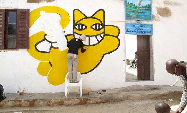 有一个街头艺术家把一只猫涂遍了巴黎，后来它遍布了全世界