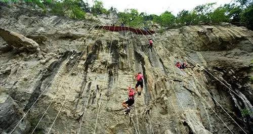 别再说你会玩了，看过他们后，估计你就默默去面壁了……