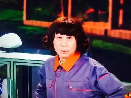 董卿口红蜜汁抢头条，这支网RED口红究竟是哪款？baby杨幂刘诗诗迪丽热巴……女明星同款唇色你也可以get！