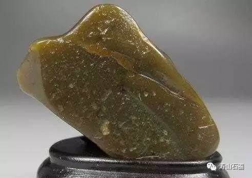 绿田黄是属于黑田系列的吗,黑田黄特征