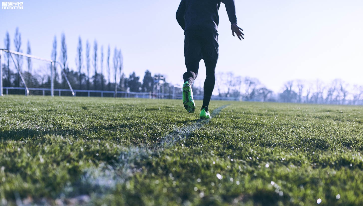 彪马足球鞋evopower1.4,pumaone20.1足球鞋测评