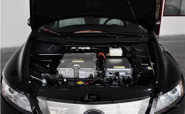 比亚迪新能源汽车e6,比亚迪e6是不是suv