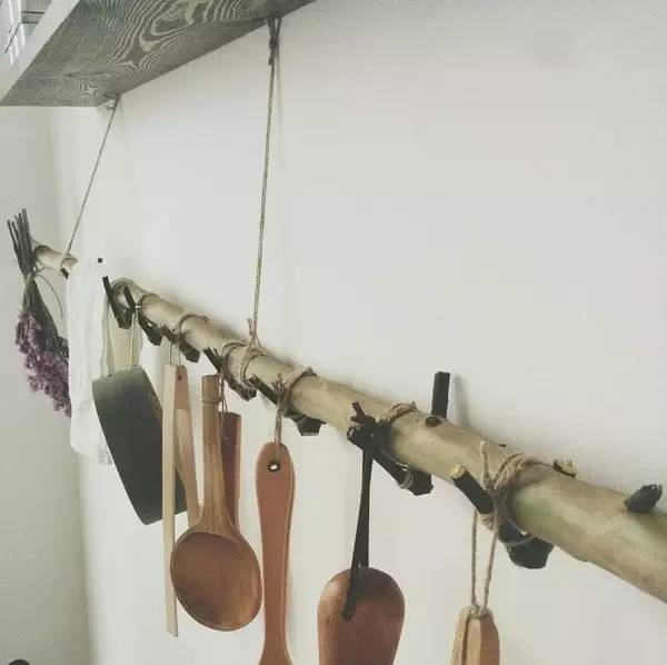 无底线提升千元出租屋品味，看90后美少年怎样活出无数人向往的样子……