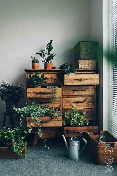 无底线提升千元出租屋品味，看90后美少年怎样活出无数人向往的样子……