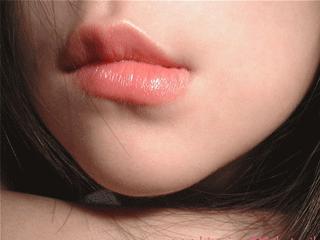 给他一个甜蜜的吻!情人节粉唇怎样不出错?