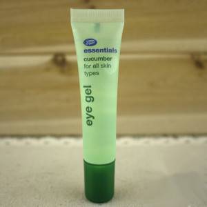 年轻肌肤适合的眼霜,眼霜年轻女生