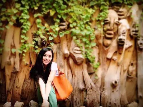 艾蔻：杀手也有小时候丨女诗人访谈