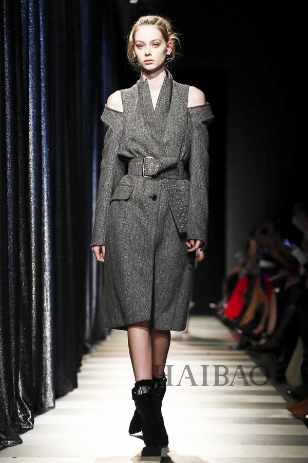 浪漫与柔媚的无限延伸！Monse2017秋冬女装秀，海报网带你亲临2017秋冬纽约时装周