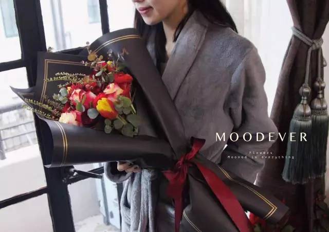 杭州-3℃，西湖边却开出了10000朵鲜花墙，只为让你度过一个史上最最少女心的情人节……