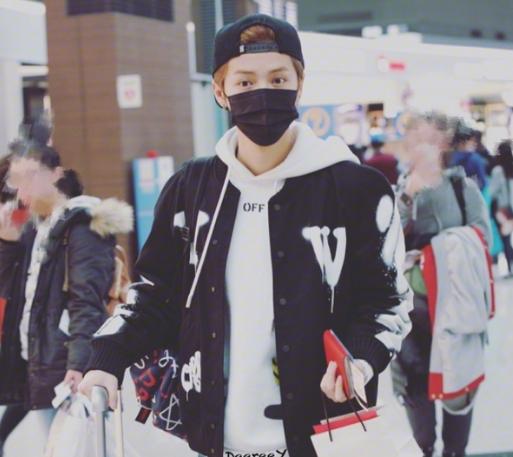 鹿晗罕见机场秀潮人装扮帅气十足,鹿晗走秀款gucci