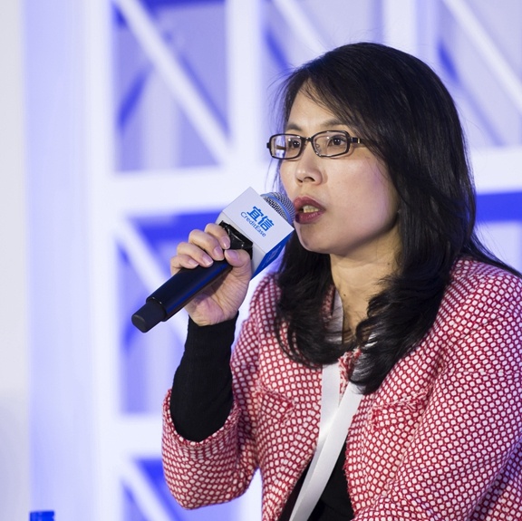 宜信公司ceo唐宁出席6次达沃斯,宜信唐宁应理性地探讨数字金融