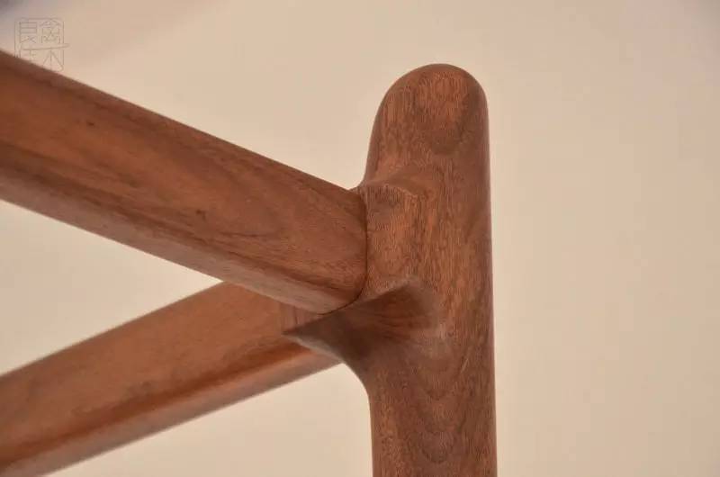 青岛实木定制床,珠海定制简约实木床