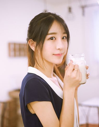 韩系女生学院风发型,学院风西装直发还是卷发