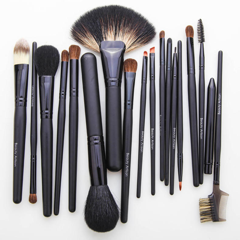 女人没有两把刷子怎能混江湖,出来混一定要有两把刷子