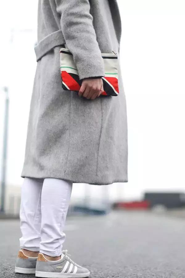 杨幂同款小白鞋阿迪达斯,杨幂小布鞋