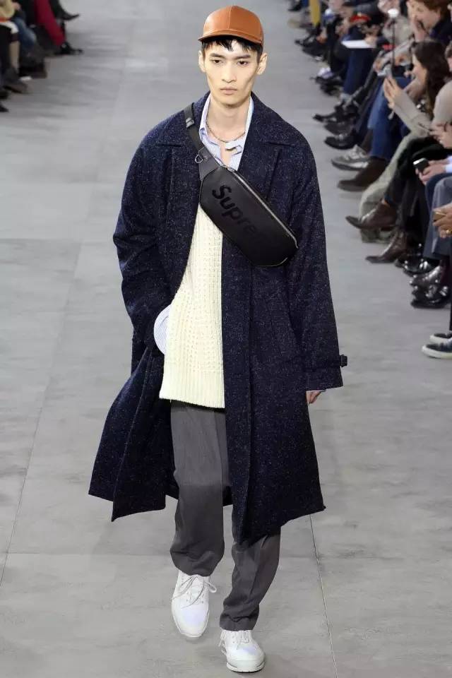 轰动时尚圈LouisVuittonXSupreme系列