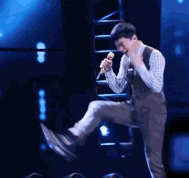 张杰大张伟综艺节目是什么,张杰下腰唱高音