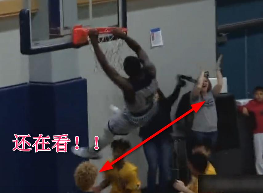 球场全场小动作,野球场犯小动作狂砍47分