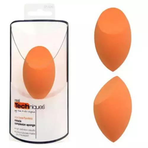 粉底液清透细腻混油皮,粉底液干皮如何做保湿