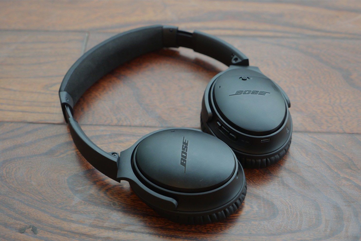 索尼1000xm2与boseqc30哪个好用,索尼耳机qc35和bose哪个好